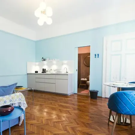 The Escapade From A Jewish District Appartement *