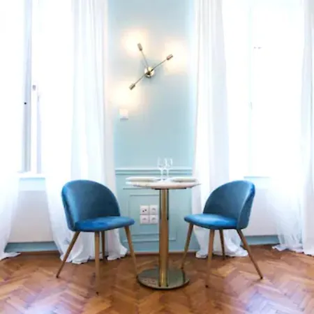 The Escapade From A Jewish District Appartement *