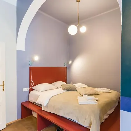 The Escapade From A Jewish District Appartement *