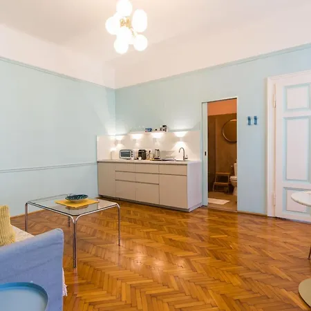 The Escapade From A Jewish District Appartement *